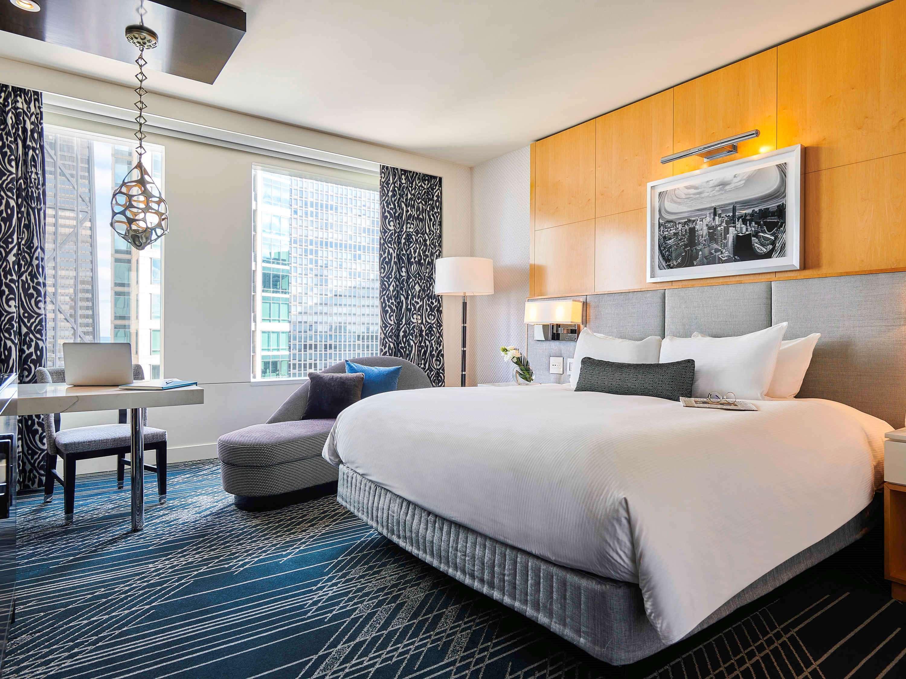 Hotel Sofitel Chicago Magnificent Mile Exterior foto A guest room at the Hotel Commonwealth