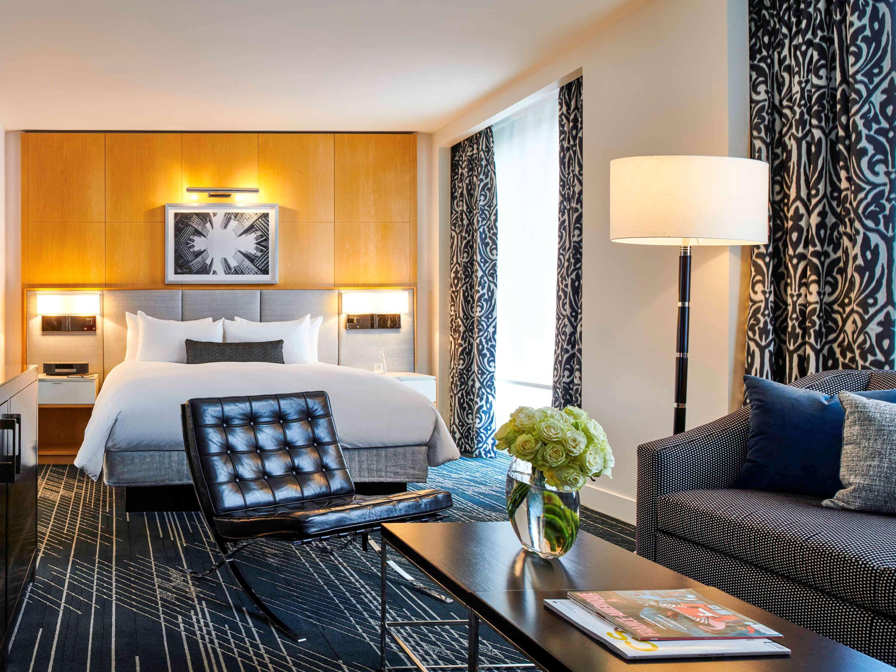 Hotel Sofitel Chicago Magnificent Mile Exterior foto A suite at the Hotel Commonwealth