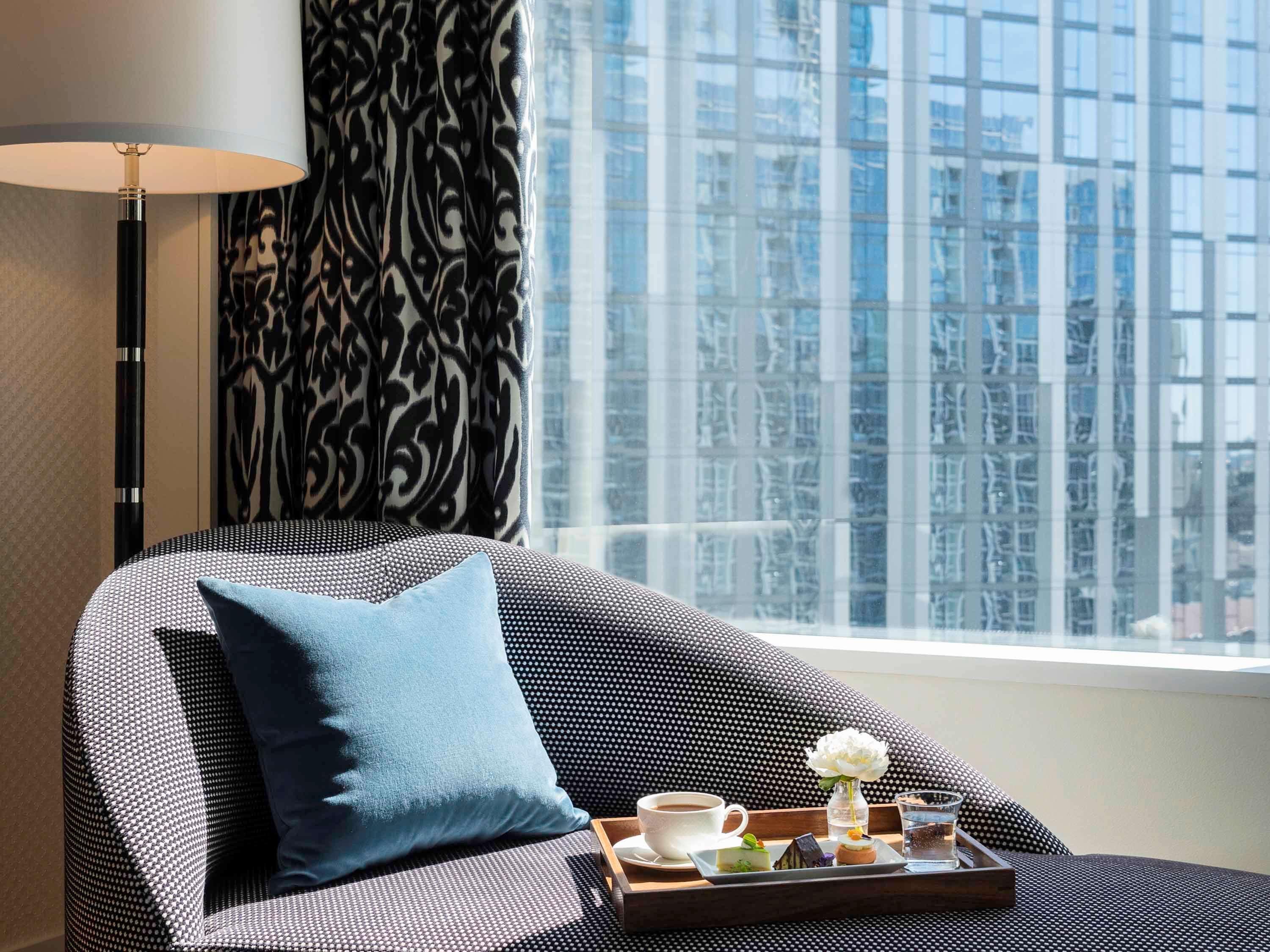 Hotel Sofitel Chicago Magnificent Mile Exterior foto A room at the hotel