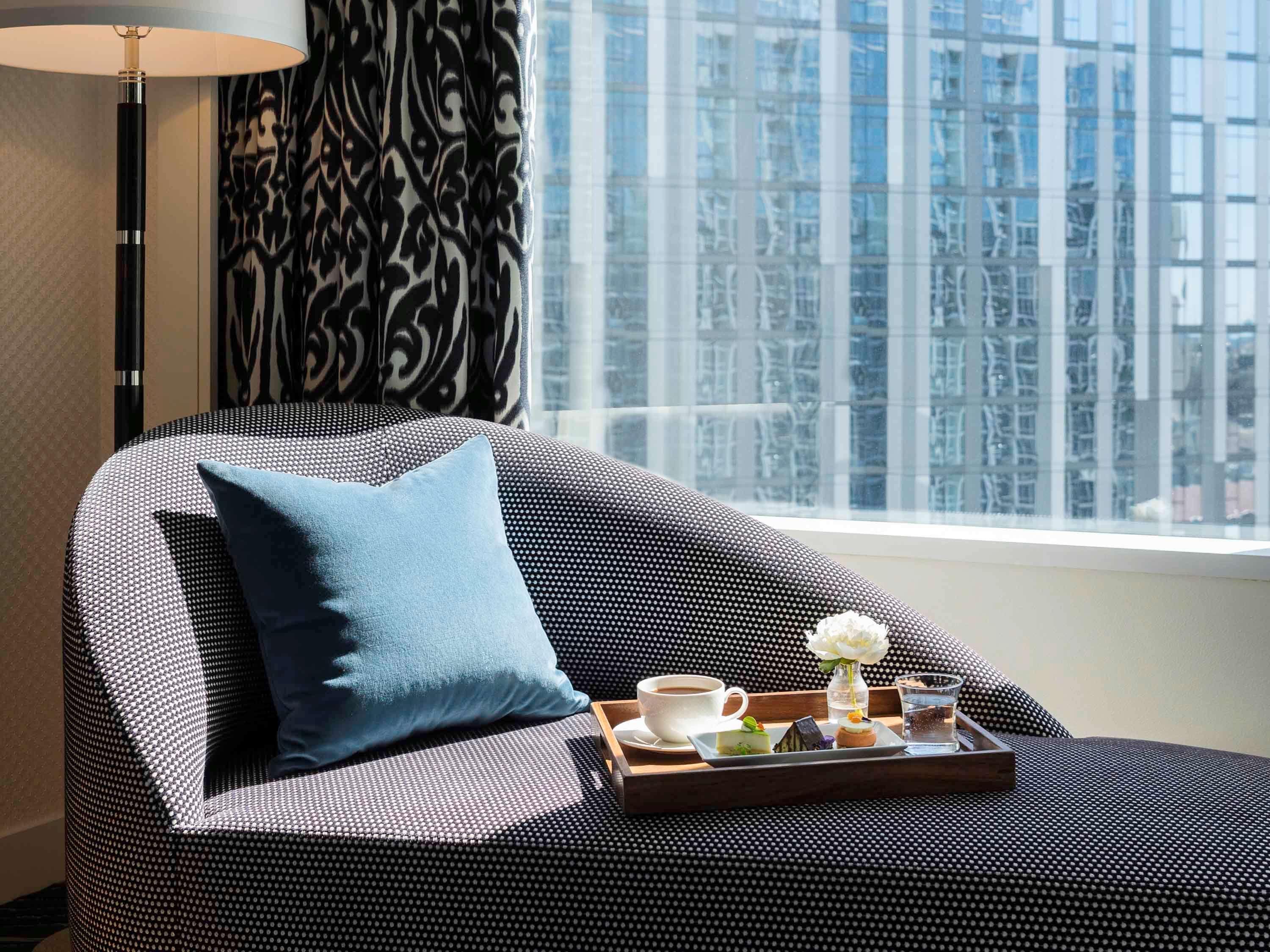 Hotel Sofitel Chicago Magnificent Mile Exterior foto A room at the hotel