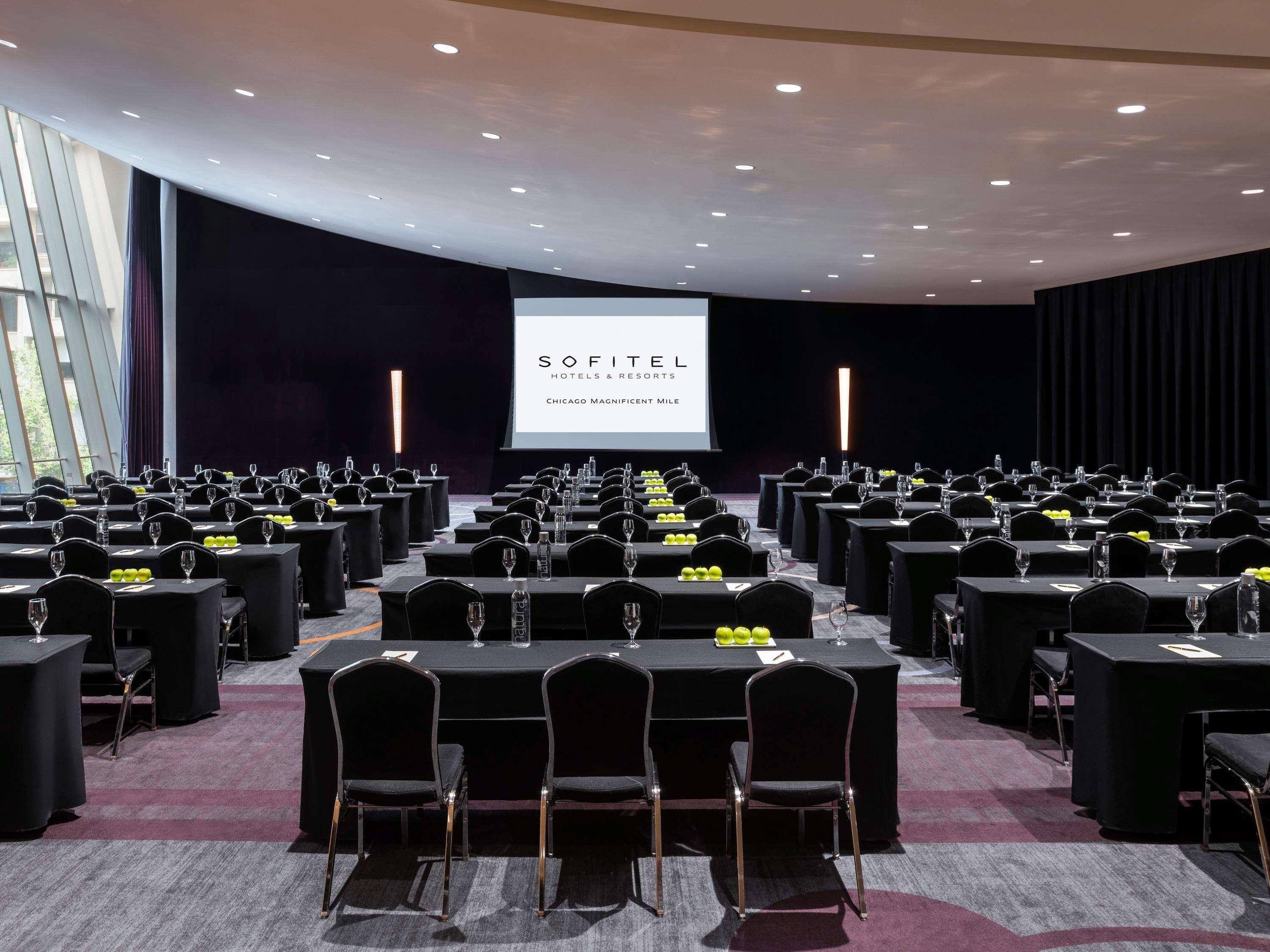 Hotel Sofitel Chicago Magnificent Mile Exterior foto Meeting room