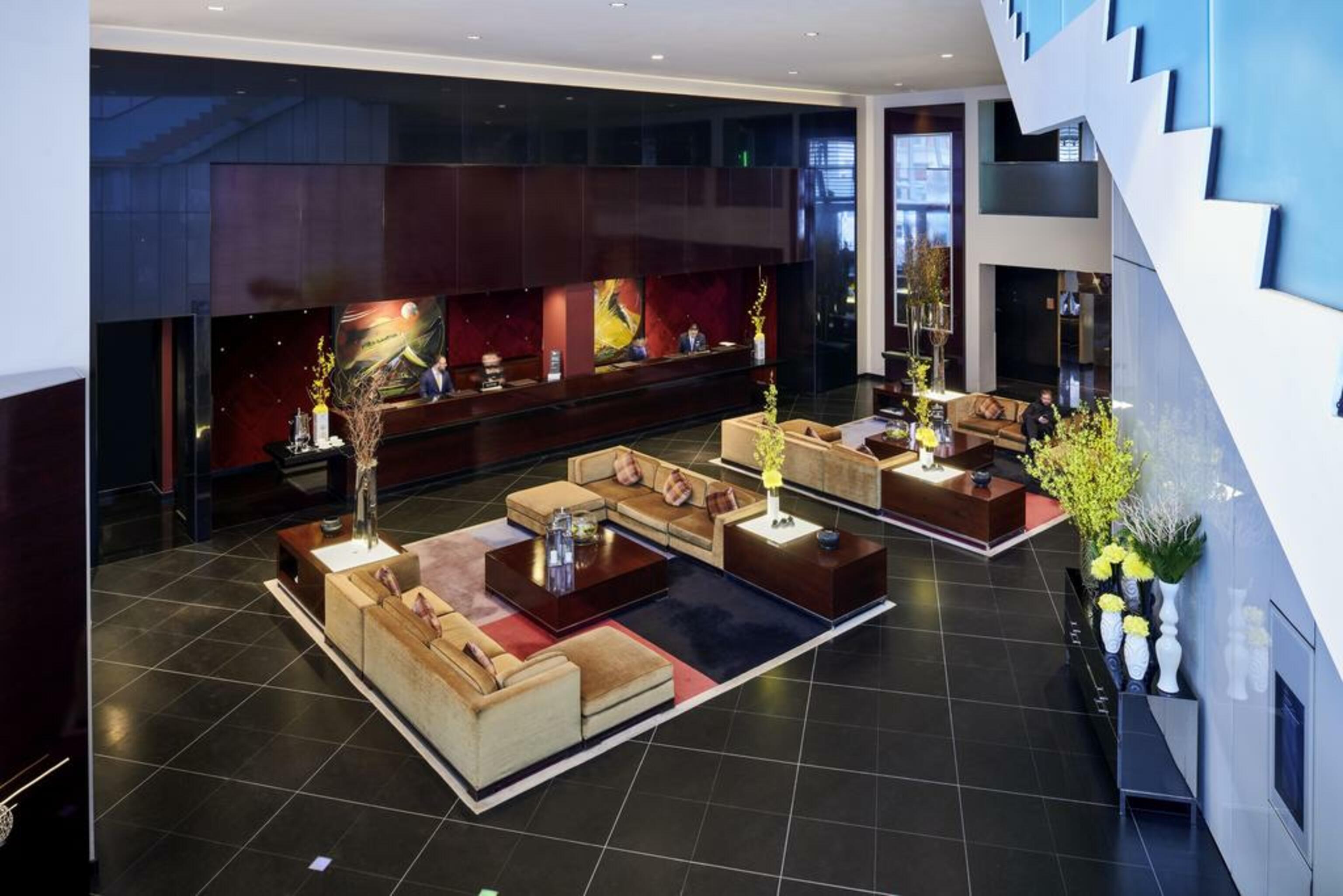 Hotel Sofitel Chicago Magnificent Mile Exterior foto The lobby of the hotel